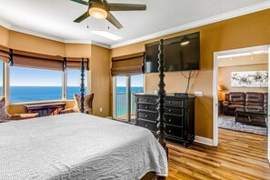 3 bedrooms, iron/ironing board, WiFi, bed sheets - Waterfront condo with furnished balcony, hot tub, pools & gym (Panama City Beach)