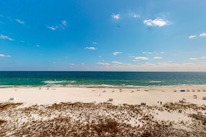 On the beach - 7th-floor, Gulf-front condo with views - close to dining (Perdido Key)