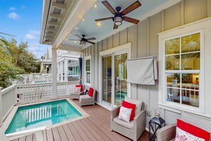 Terrace/patio - Cozy coastal home with private pool, decks and close to beach (Santa Rosa Beach)