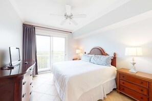 3 bedrooms, iron/ironing board, WiFi, bed sheets - Grand resort condo with golf course, pool & luxe amenities (Miramar Beach)