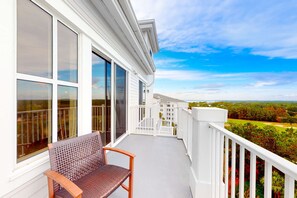 Property grounds - Grand resort condo with golf course, pool & luxe amenities (Miramar Beach)