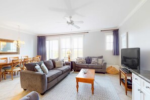 TV - Grand resort condo with golf course, pool & luxe amenities (Miramar Beach)