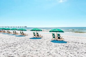 On the beach - 5th Floor Welcoming Condo At Waterscape! Steps To Beach! Lazy River (Fort Walton Beach)