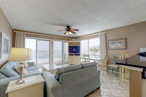 TV, DVD player, offices - Gulf Front 2nd Floor Condo Pool, Beach Boardwalk, in Heart of Destin (Destin)