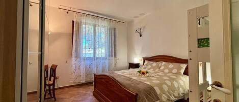 1 bedroom, iron/ironing board, free WiFi, bed sheets