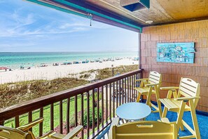 Property grounds - Cozy coastal condo with W/D, shared pool and beach access (Panama City Beach)