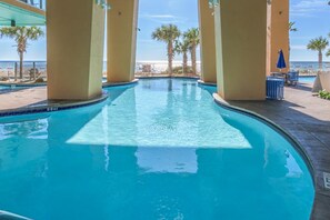 Pool - 16th-floor oceanfront condo with ocean view, WiFi, and hot tub/pool (Panama City Beach)