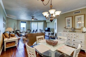 TV, DVD player, stereo, offices - Gorgeous 3-bedroom condo with stunning view, spacious balcony & pickleball (Santa Rosa Beach)