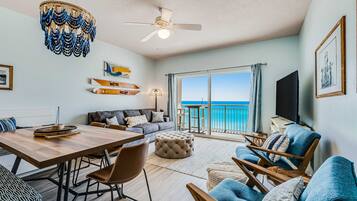 Télévision, lecteur de DVD, espaces bureaux