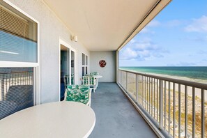 Terrace/patio - Gulf-front condo with pool, views, large balcony & AC - close to entertainment (Fort Walton Beach)