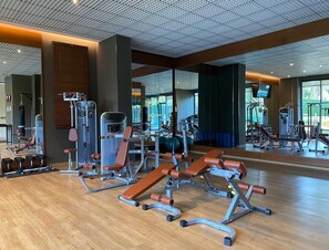 Apartamento de lujo, vistas a la ciudad | Sala de fitness
