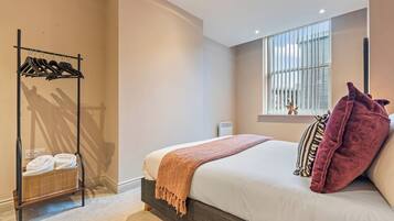 2 bedrooms, iron/ironing board