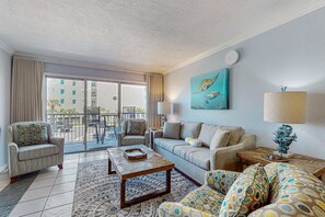 TV, DVD player, offices - Second floor, bright oceanfront condo w/ ocean view, pool access, (Fort Walton Beach)