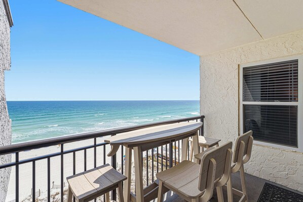 Property grounds - 7th-floor, bright Gulf-front condo with views - close to entertainment (Fort Walton Beach)