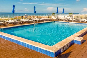 Pool - Dog-friendly townhouse with two pools, hot tub, easy beach access, bikes, & deck (Perdido Key)