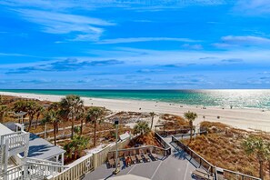 On the beach - Designer beachfront Gulf-view condo - beach access, pools, tennis, shuffleboard (Panama City Beach)
