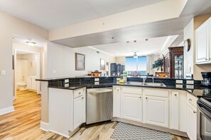 Fridge, microwave, oven, stovetop - Spacious Gulf front condo w/shared hot tub, pools, gym - close to dining (Panama City Beach)