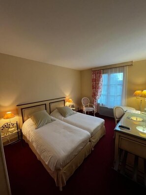 Superior Double or Twin Room, Courtyard Area - Hôtel Le Domaine de l'Orangerie (Bonnat)