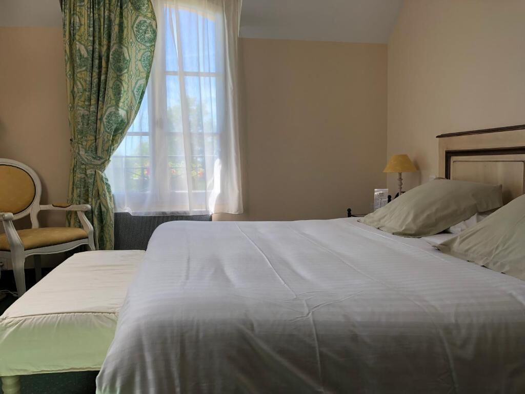 Quarto casal ou duplo superior, vista para o parque | Frigobar, escrivaninha, Wi-Fi de cortesia, roupa de cama