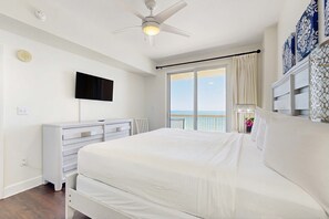 1 bedroom, iron/ironing board, WiFi, bed sheets - Oceanfront condo with pool, hot tub, splash pad & gym - great location (Panama City Beach)