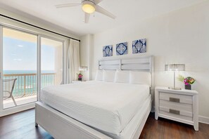 1 bedroom, iron/ironing board, WiFi, bed sheets - Oceanfront condo with pool, hot tub, splash pad & gym - great location (Panama City Beach)