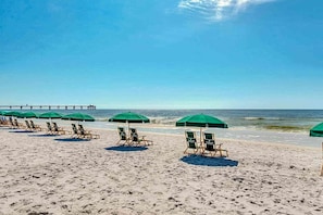 Beach nearby - Welcoming, Coastal Condo On Okaloosa Island Playground, 2 Hot Tubs (Fort Walton Beach)