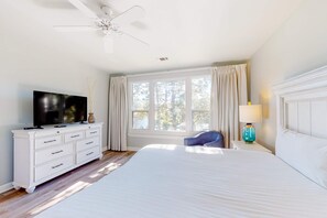 3 habitaciones, tabla de planchar con plancha, wifi y ropa de cama 