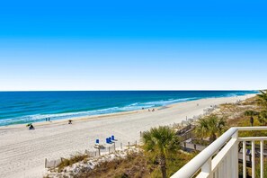 On the beach - Picture-Perfect Beach-Front Condo At Waterscape 490 Feet Of Private Beach (Fort Walton Beach)