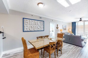 Dining - Inviting, Coastal Condo On Okaloosa Island Waterfall, Lazy River (Fort Walton Beach)