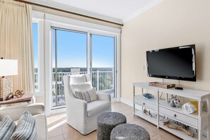 TV - Chic eighth-floor condo with pool, hot tub, sauna & private W/D (Miramar Beach)
