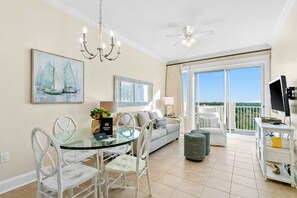 TV - Chic eighth-floor condo with pool, hot tub, sauna & private W/D (Miramar Beach)