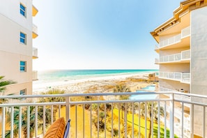 Property grounds - Spacious, Beach-Chic Condo At Waterscape Steps To Beach Lazy River (Fort Walton Beach)