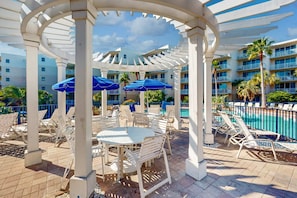 Outdoor dining - 2nd Floor Elegant, Spacious Condo At Waterscape Waterfall, Lazy River (Fort Walton Beach)