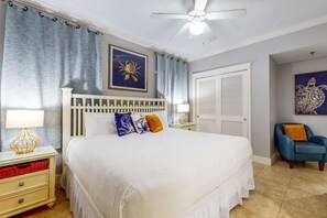 1 bedroom, iron/ironing board, WiFi, bed sheets - 3rd-floor spacious condo at Waterscape - steps to beach & lazy river (Fort Walton Beach)