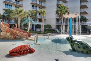 Children’s area - 3rd-floor spacious condo at Waterscape - steps to beach & lazy river (Fort Walton Beach)