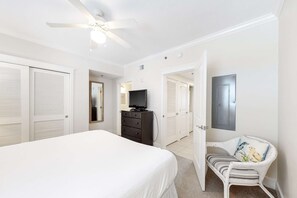 1 bedroom, iron/ironing board, WiFi, bed sheets - 3rd Floor Spacious, Beachy Condo At Waterscape Waterfall, Lazy River (Fort Walton Beach)