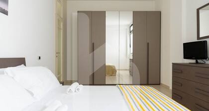 Homiday - Maximum's Landing