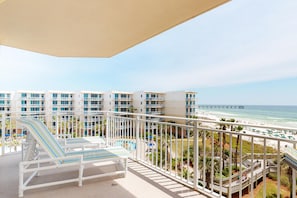 Property grounds - 5th Floor Gulf-Front Condo w/Free WiFi, Shared Hot Tub, Outdoor Pool, & More (Fort Walton Beach)