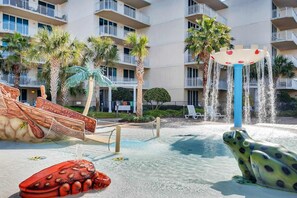 Property grounds - 5th Floor Gulf-Front Condo w/Free WiFi, Shared Hot Tub, Outdoor Pool, & More (Fort Walton Beach)