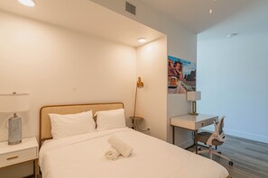 Desk, laptop workspace, iron/ironing board, free WiFi - Saiya Lux Stay w HeatedPool-Gym-EV-Sauna (Phoenix)