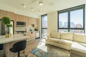 Living area - Saiya Lux Stay w HeatedPool-Gym-EV-Sauna (Phoenix)