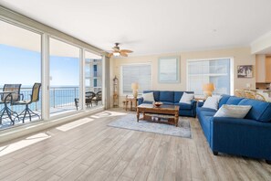 TV, offices - Gorgeous, cozy beachfront condo with pool, pool spa & beach access (Perdido Key)