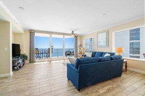 TV, offices - Gorgeous, cozy beachfront condo with pool, pool spa & beach access (Perdido Key)