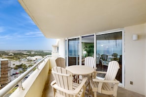 Outdoor dining - Top-Floor, Gulf-Front Condo w/ Balcony, Beach Access & Shared Pools/Hot Tub/Gym (Perdido Key)