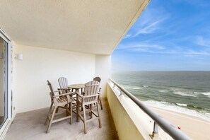 Outdoor dining - Top-Floor, Gulf-Front Condo w/ Balcony, Beach Access & Shared Pools/Hot Tub/Gym (Perdido Key)