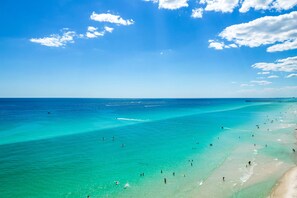 On the beach - Newly Updated, 9th Floor Gulf-front Condo. Beach Chair Service Included (Panama City Beach)