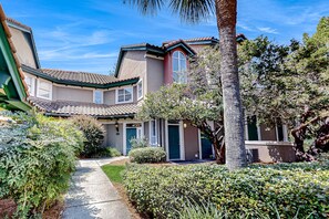 Exterior - Enchanting home with pool, tennis, golf and washer/dryer (Miramar Beach)