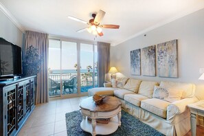TV, DVD player, offices - 3rd Floor Beach-Chic Condo On Okaloosa Island Waterfall, Lazy River (Fort Walton Beach)