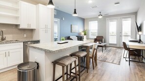 Interior - Landing | Spectacular 2BD, Yoga Studio, Gym (Four Corners)
