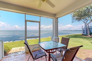 Outdoor dining - Inviting townhome in Miramar Beach with bay view & resort pools (Miramar Beach)
